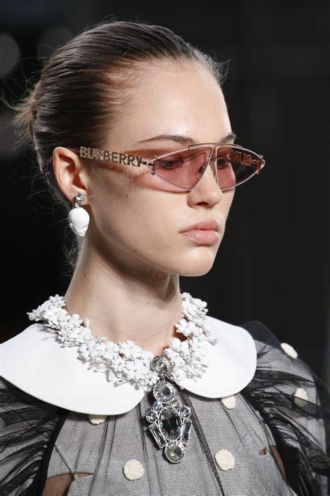 burberry sunglasses fashion show